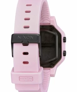 WOMEN Nixon
