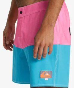 Quiksilver Mens Quiksilver X Stranger Things Butt Logo 1986 17" Boardshorts