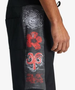 Quiksilver Mens Quiksilver X Stranger Things Original Arch 1986 18" Boardshorts Quiksilver Stranger Things Collab