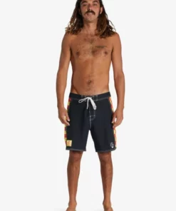 Quiksilver Mens Quiksilver Stranger Things Collab Quiksilver X Stranger Things Original Arch Surfer 18" Boardshorts